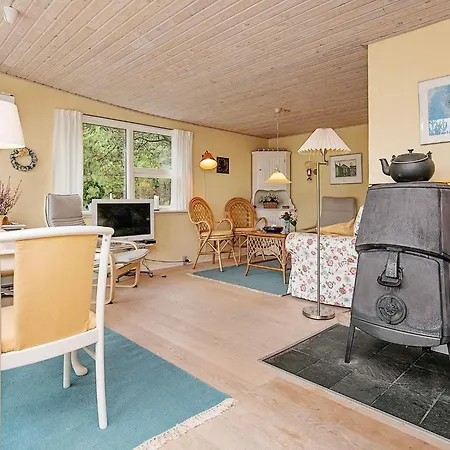 7 Person In Vakantiehuis Jerup